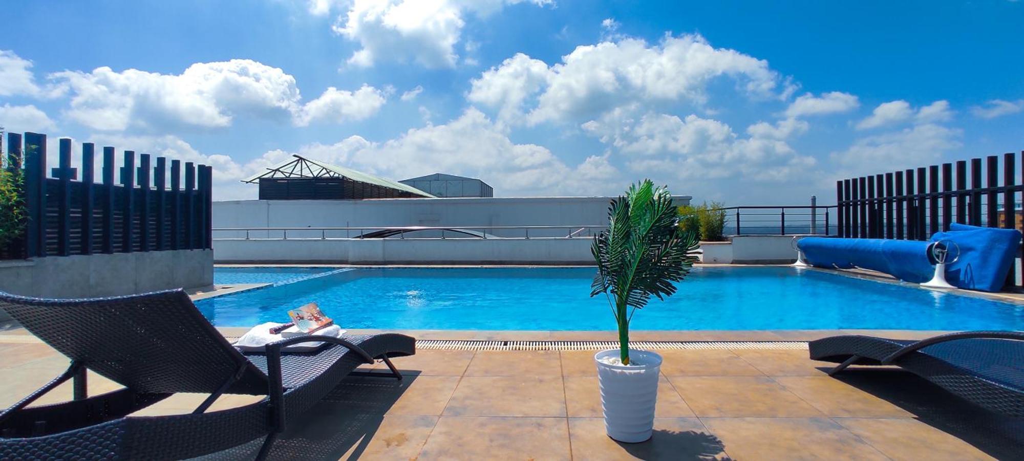 Dukes Suites Найроби Экстерьер фото